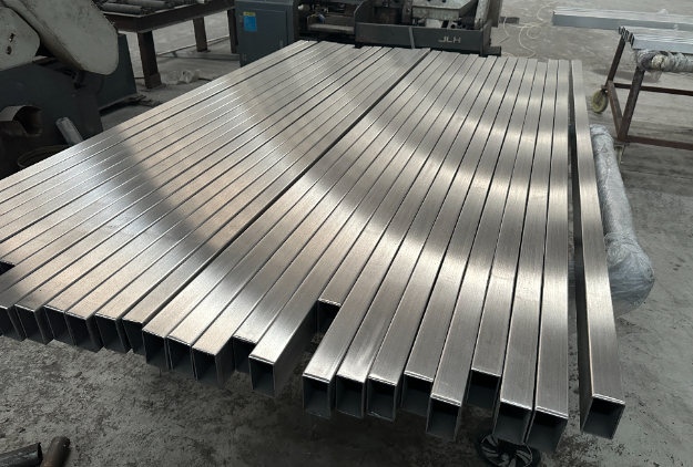 新疆不锈钢方管